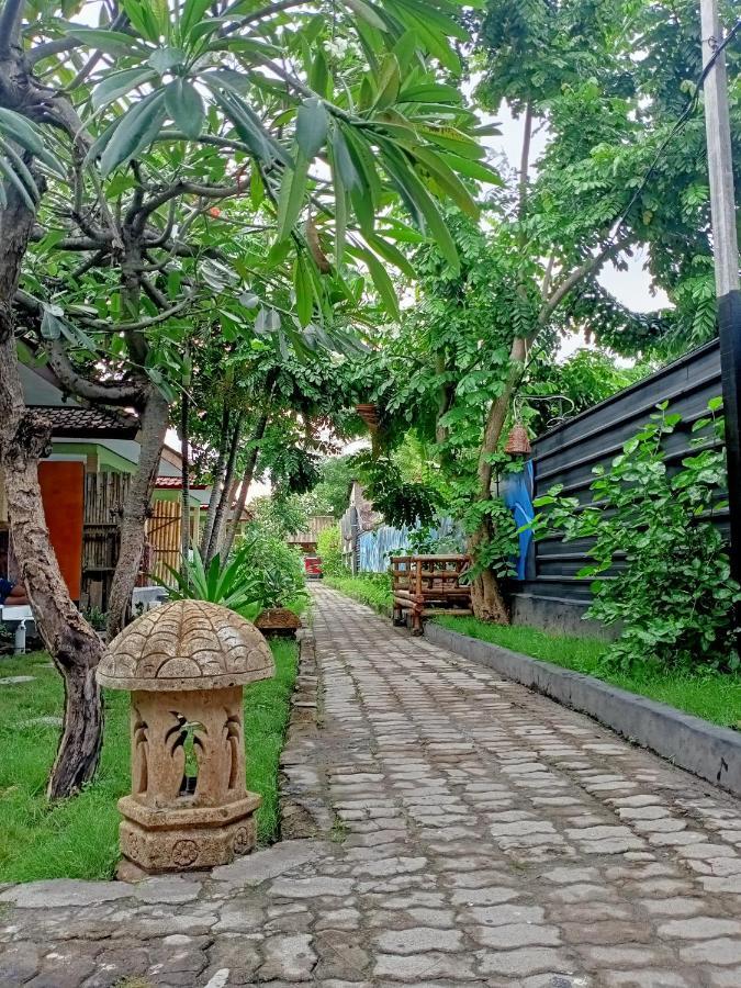 Creative Bungalow Beach Front Джили Трауанган Екстериор снимка