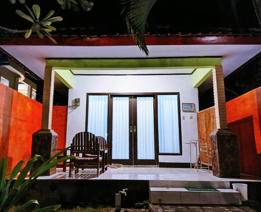 Creative Bungalow Beach Front Джили Трауанган Екстериор снимка